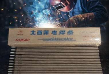Có cần đổi qua lại giữa que hàn phổ thông và que hàn cao cấp E6013?